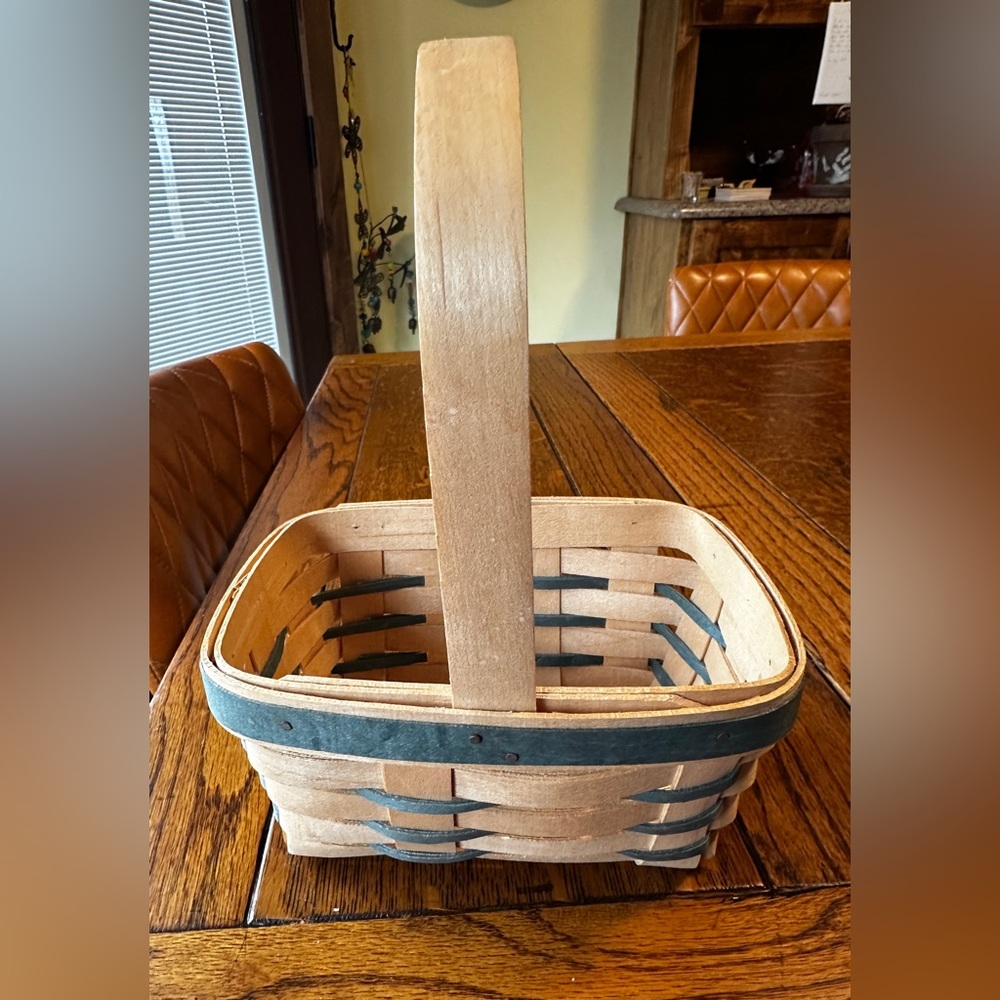1993 Longaberger Handwoven Basket Green Weave Handle USA